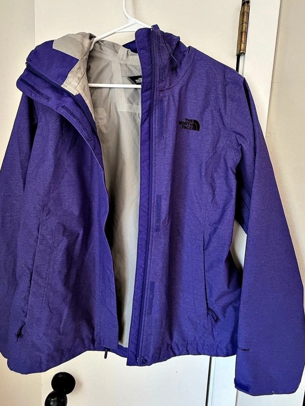 The North Face V337Z9 Women's Purple Shell Jacket Size Medium